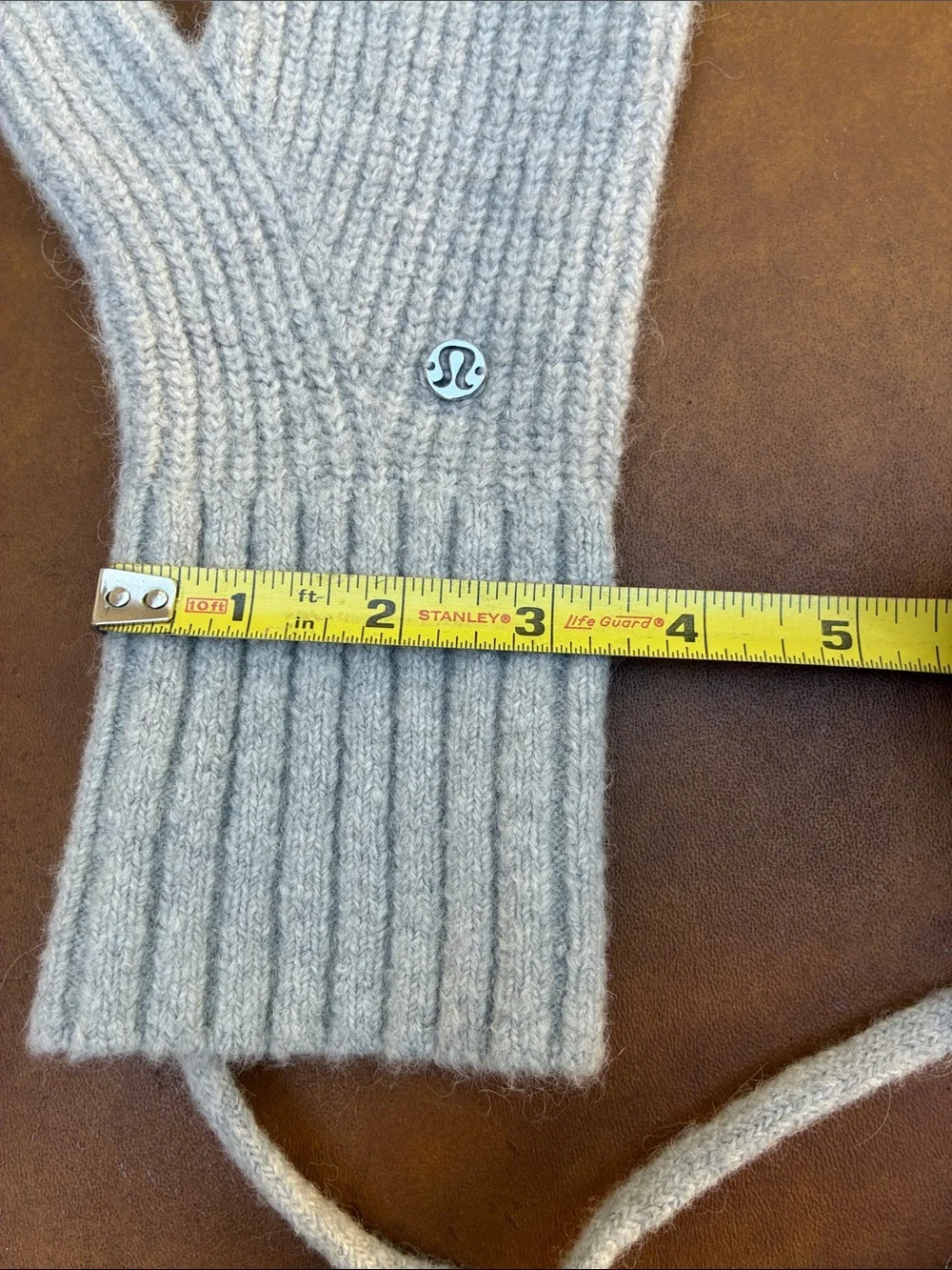 Lululemon Light Gray Ribbed Mittens with String Alpaca Wool Blend